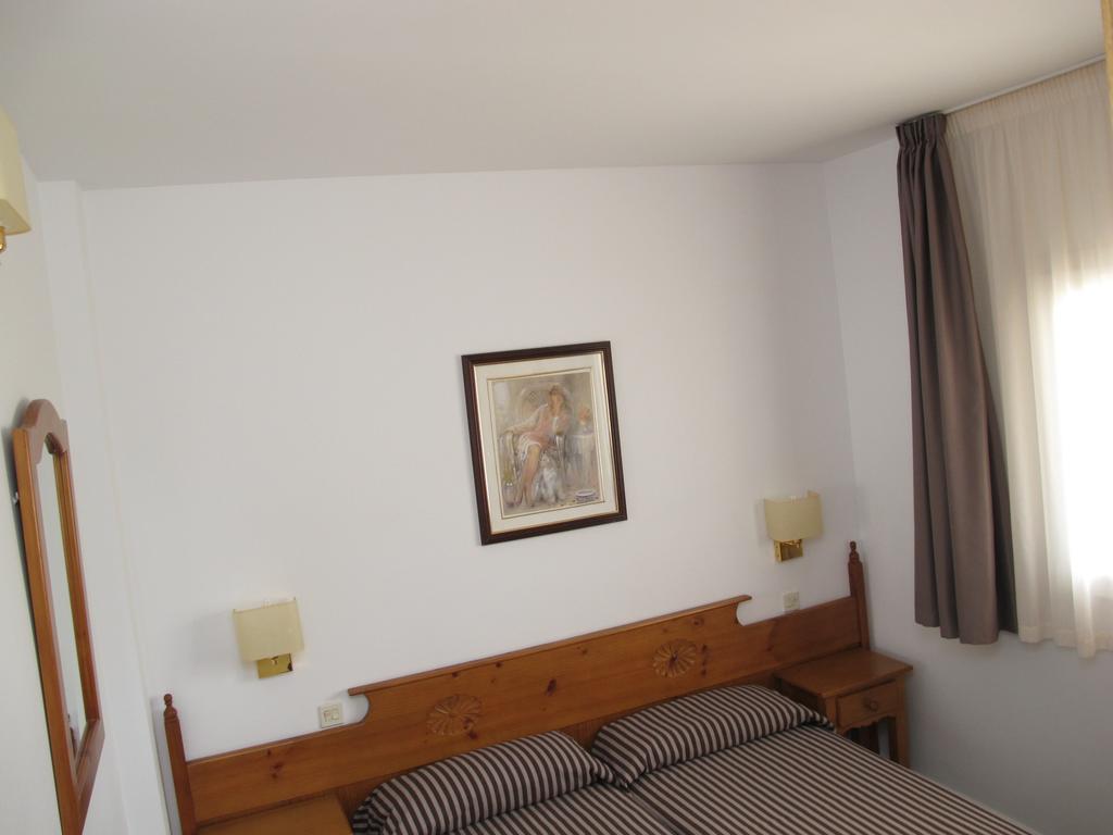 Apartamentos Santi Lloret de Mar Camera foto
